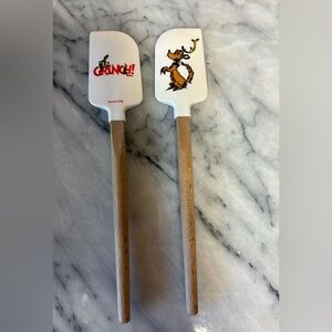The Grinch Silicone Spatula Set - White & Wood